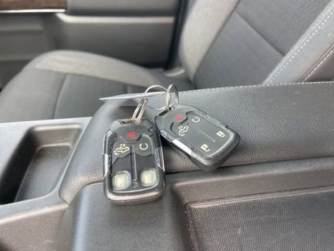 Used 2019 GMC Sierra 1500 SLE w/ SLE Value Package image 17