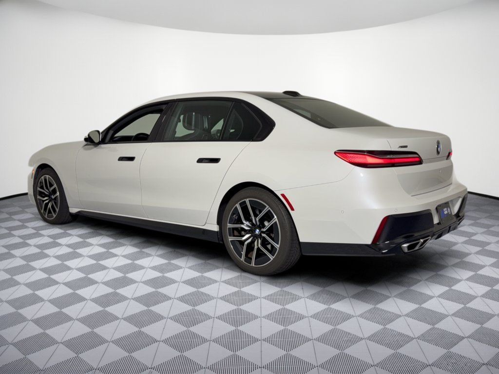 Certified 2023 BMW 760i xDrive AWD/4WD image 3