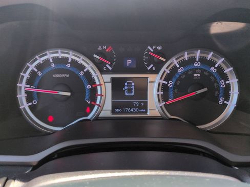Used 2015 Toyota 4Runner Limited AWD/4WD image 23