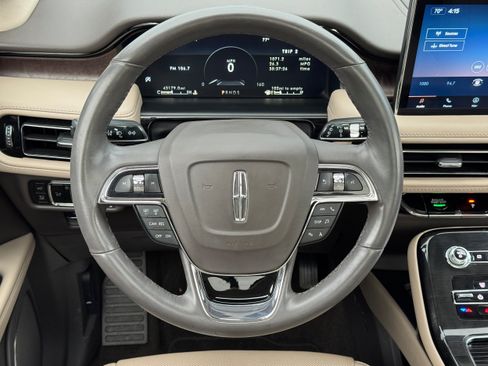 Used 2023 Lincoln Nautilus Reserve AWD/4WD image 16