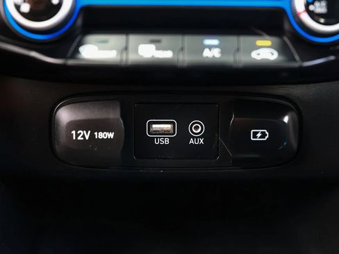 Used 2019 Hyundai Veloster 2.0 FWD image 32