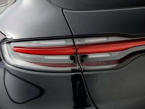 Used 2023 Porsche Macan Turbo image 14