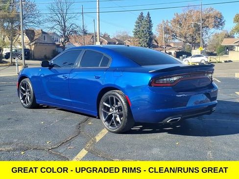 Used 2021 Dodge Charger SXT w/ Blacktop Package image 4
