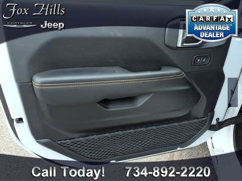 Used 2025 Jeep Wrangler Unlimited Sahara w/ Safety Group AWD/4WD image 14