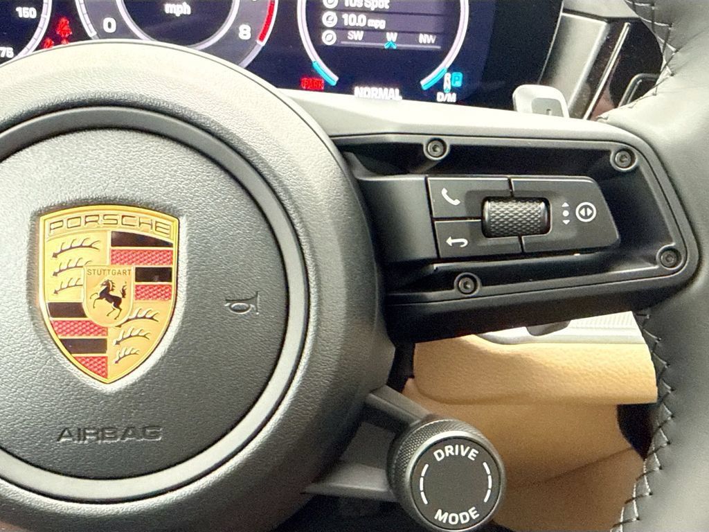 Used 2026 Porsche Cayenne AWD/4WD image 15