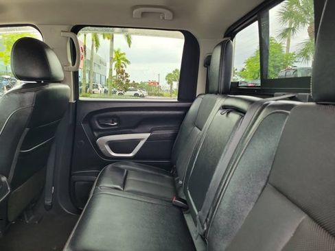 Used 2019 Nissan Titan PRO-4X w/ Pro-4x Convenience Package AWD/4WD image 13