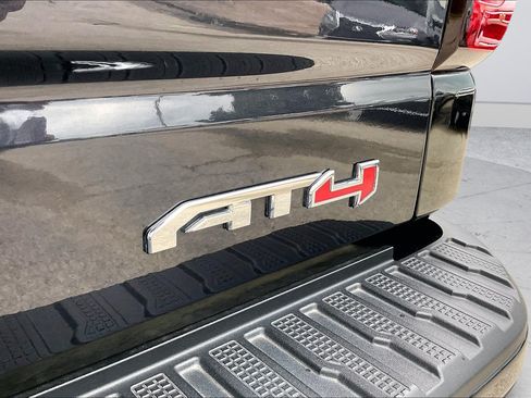 Used 2023 GMC Sierra 1500 AT4 w/ Technology Package AWD/4WD image 33