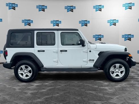 Used 2022 Jeep Wrangler Unlimited Sport AWD/4WD image 7