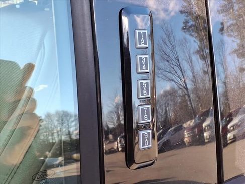 Used 2017 Ford F150 Lariat w/ Equipment Group 502A Luxury image 9