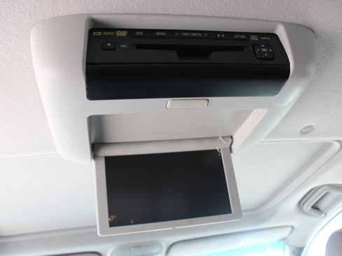 Used 2009 Toyota Sienna XLE image 14