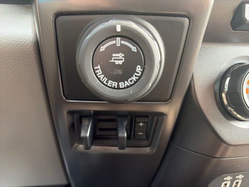 Used 2018 Ford F150 XLT w/ Equipment Group 302A Luxury AWD/4WD image 23