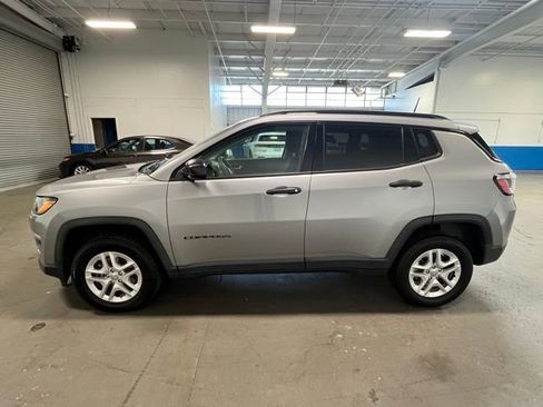 Used 2018 Jeep Compass Sport AWD/4WD image 6