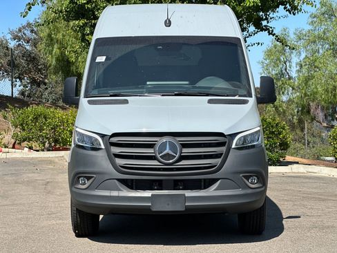 New 2024 Mercedes-Benz eSprinter 170 Cargo image 8