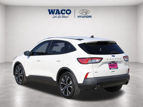 Used 2021 Ford Escape SE w/ SE Sport Appearance Package FWD image 5