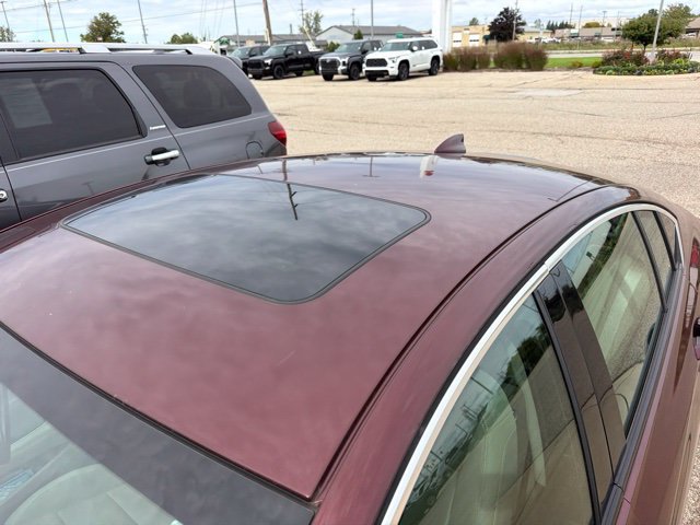Used 2018 Buick Regal Essence w/ Driver Confidence Package #1 FWD image 4