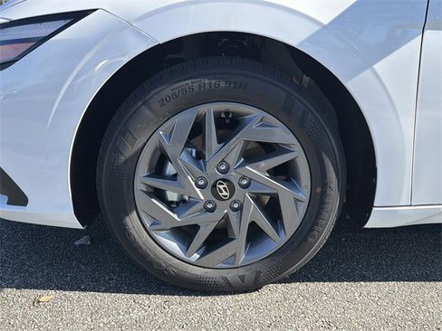New 2026 Hyundai Elantra Blue image 11