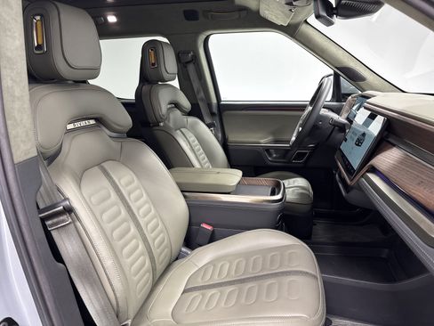 Used 2024 Rivian R1T Adventure AWD/4WD image 23