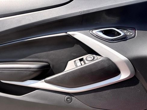 Used 2018 Chevrolet Camaro SS image 23