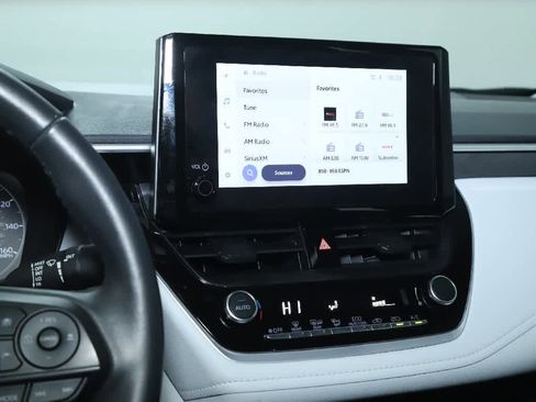 Certified 2024 Toyota Corolla SE image 24