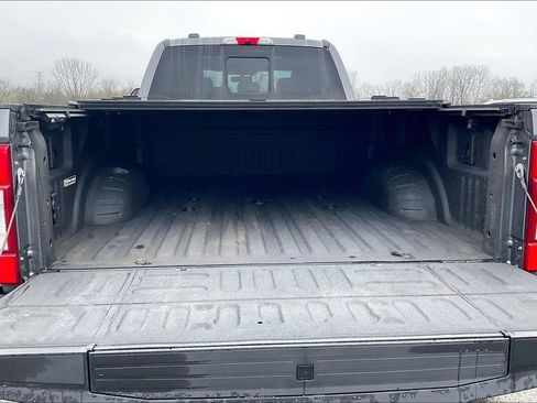 Used 2021 Ford F450 Platinum w/ FX4 Off-Road Package image 9