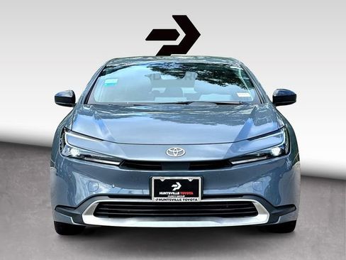 Used 2025 Toyota Prius Plug-In Hybrid FWD image 3