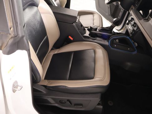 Used 2024 Ford Bronco Wildtrak AWD/4WD image 14