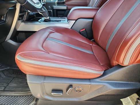 Used 2019 Ford F150 Platinum w/ Equipment Group 701A Luxury AWD/4WD image 9