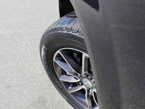 Used 2016 Dodge Grand Caravan SXT image 30