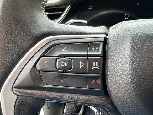 Used 2023 Jeep Grand Cherokee L Limited w/ Black Appearance Package AWD/4WD image 35
