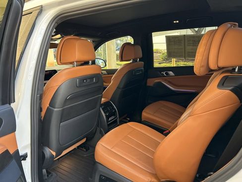 Used 2022 BMW X7 xDrive40i w/ M Sport Package AWD/4WD image 55