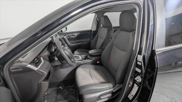 Used 2019 Toyota RAV4 XLE FWD image 14