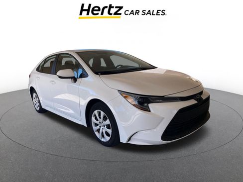 Used 2025 Toyota Corolla LE image 1