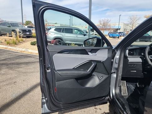 New 2026 Volkswagen Tiguan SE R-Line image 9