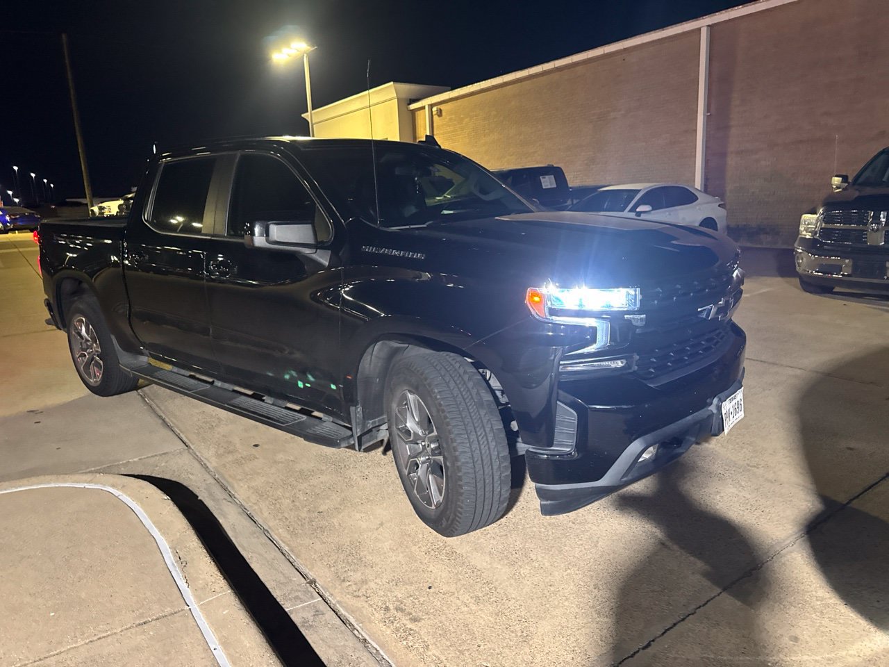 Used 2021 Chevrolet Silverado 1500 RST w/ Convenience Package II RWD image 3