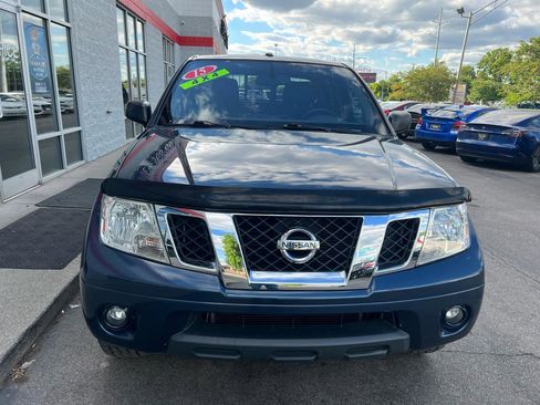 Used 2015 Nissan Frontier SV w/ SV Value Truck Package AWD/4WD image 11