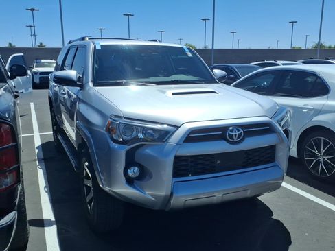 Used 2020 Toyota 4Runner TRD Off-Road Premium AWD/4WD image 2