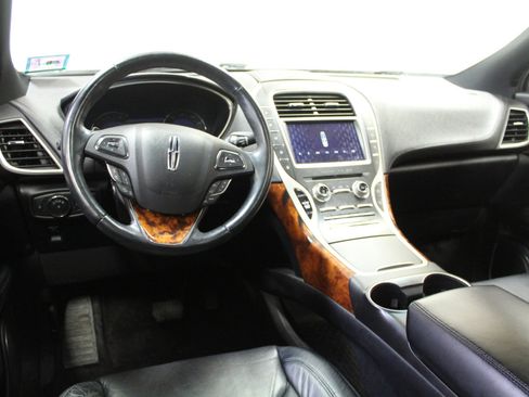 Used 2017 Lincoln MKX Reserve w/ Driver Assistance Package image 7