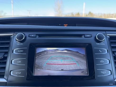 Used 2019 Toyota Highlander AWD V6 image 32