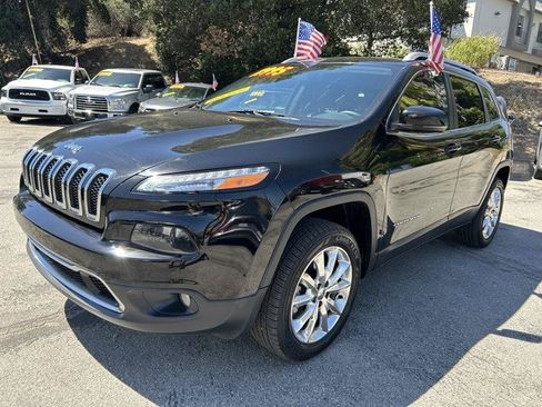 Used 2017 Jeep Cherokee Limited FWD image 1