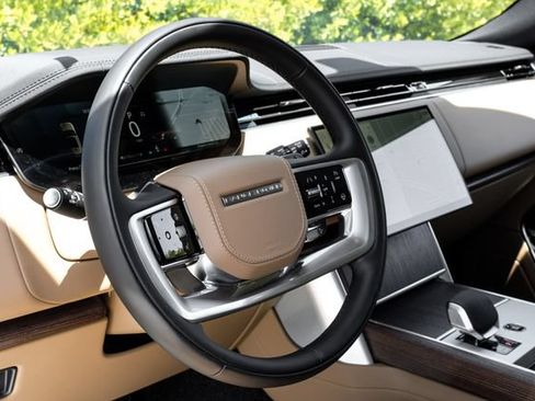 New 2026 Land Rover Range Rover Long Wheelbase SE AWD/4WD image 22