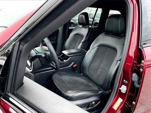 Used 2023 Jeep Grand Cherokee Altitude image 10