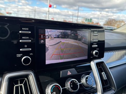 Used 2022 Kia Sorento LX image 22
