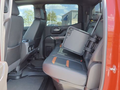 Used 2022 GMC Sierra 1500 AT4 w/ Technology Package image 31