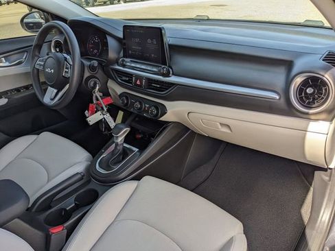 Used 2022 Kia Forte LXS image 14