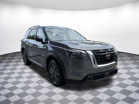 Used 2025 Nissan Pathfinder SV AWD/4WD image 7