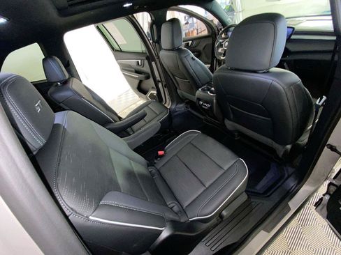 Used 2026 Buick Enclave Sport Touring w/ Power Package FWD image 19