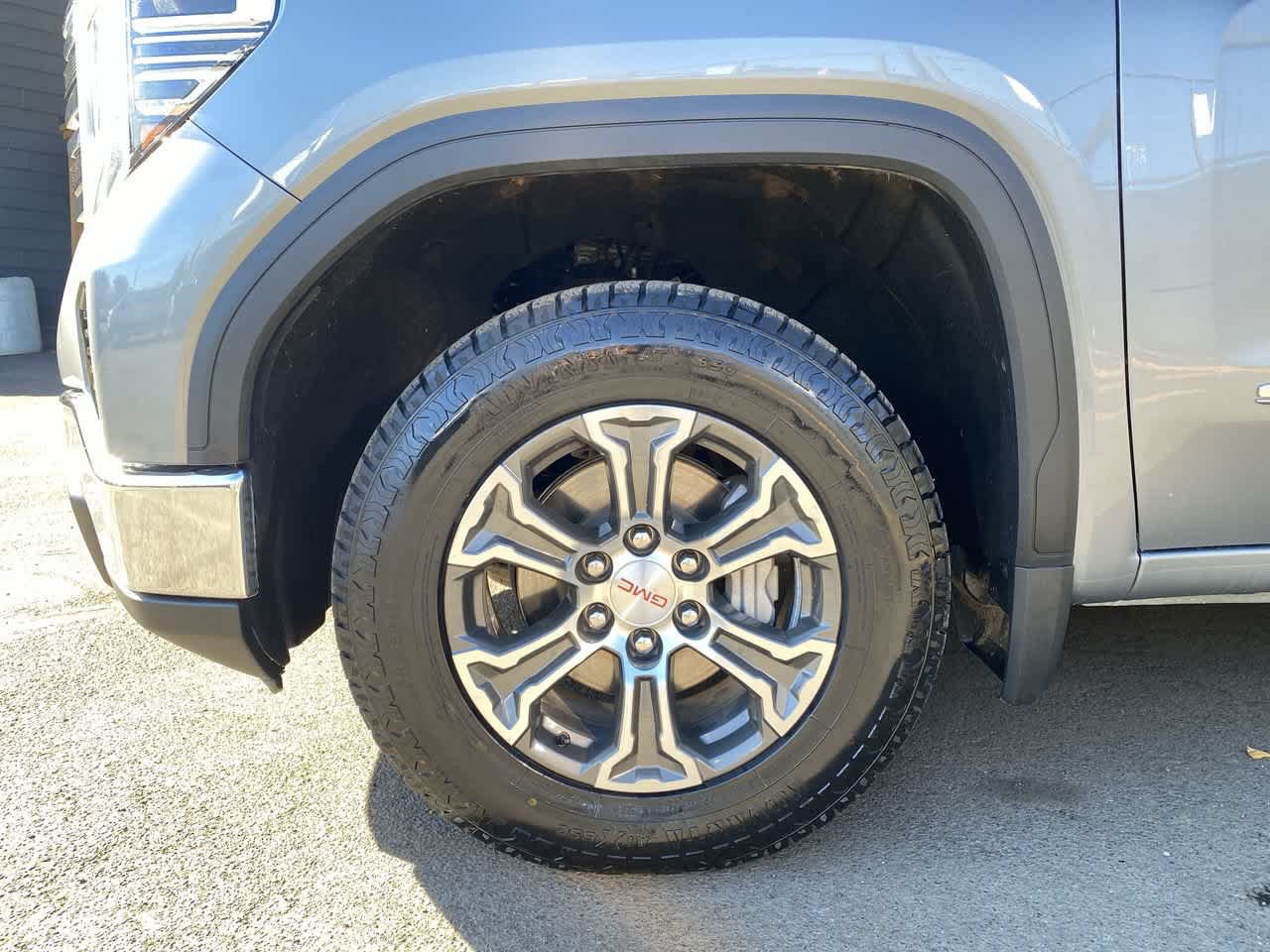 Used 2025 GMC Sierra 1500 SLT AWD/4WD image 11