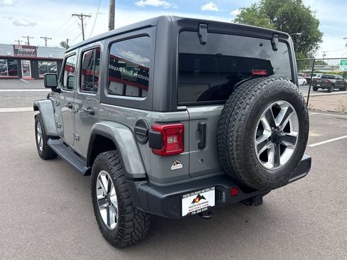 Used 2018 Jeep Wrangler Unlimited Sahara w/ Dual Top Group AWD/4WD image 5