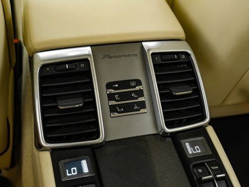 Used 2011 Porsche Panamera 4S image 35