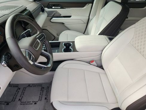 Used 2024 GMC Acadia Denali w/ Super Cruise Package FWD image 4